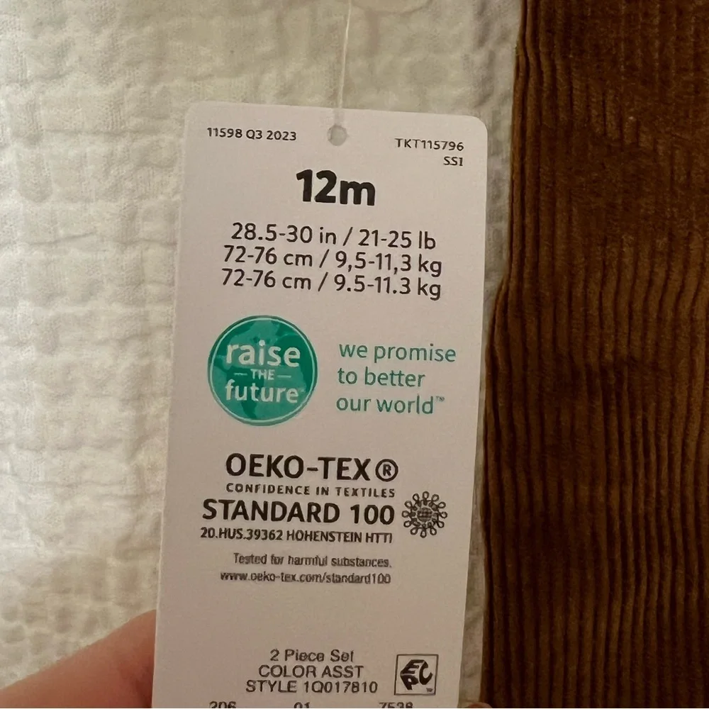 NWT Carter’s Boys Outfit. Size 12 months. - Picture 6 of 6